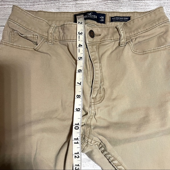 Hollister High-Rise Super Skinny Khaki Jean - Picture 9 of 13